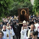 Powitanie ikony MB Częstochowskiej w parafii św. Jakuba w Głownie