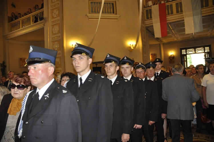 Powitanie ikony MB Częstochowskiej w parafii św. Jakuba w Głownie