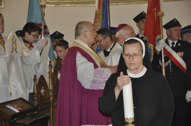 Powitanie ikony MB Częstochowskiej w parafii św. Jakuba w Głownie