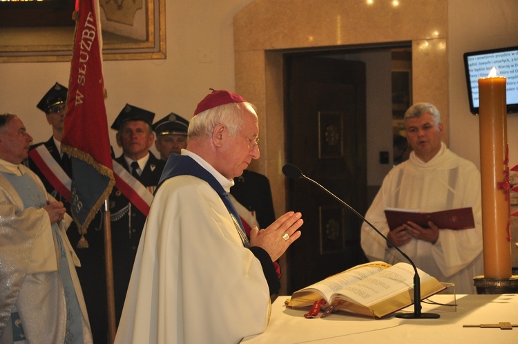 Powitanie ikony MB Częstochowskiej w parafii św. Jakuba w Głownie