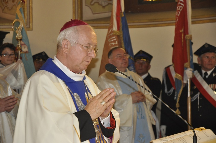 Powitanie ikony MB Częstochowskiej w parafii św. Jakuba w Głownie