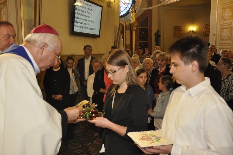 Powitanie ikony MB Częstochowskiej w parafii św. Jakuba w Głownie