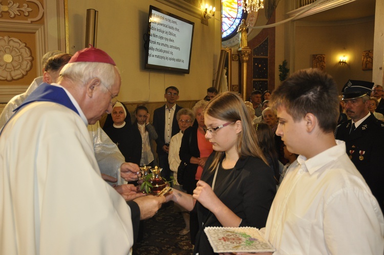 Powitanie ikony MB Częstochowskiej w parafii św. Jakuba w Głownie