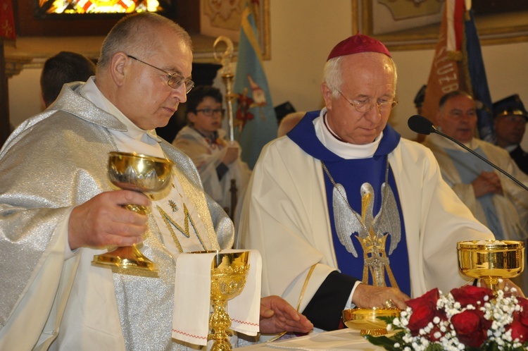 Powitanie ikony MB Częstochowskiej w parafii św. Jakuba w Głownie