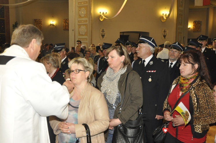 Powitanie ikony MB Częstochowskiej w parafii św. Jakuba w Głownie