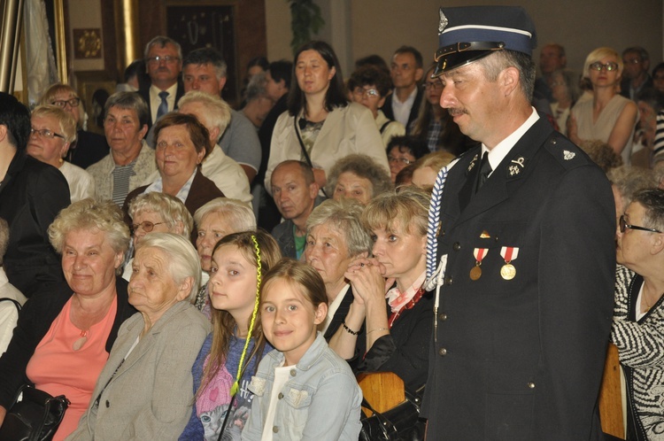 Powitanie ikony MB Częstochowskiej w parafii św. Jakuba w Głownie