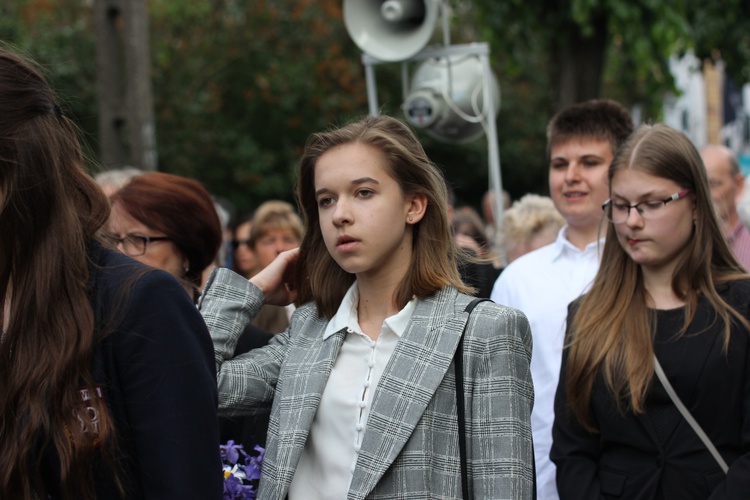 Powitanie ikony MB Częstochowskiej w parafii św. Jakuba w Głownie