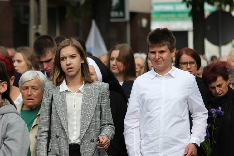 Powitanie ikony MB Częstochowskiej w parafii św. Jakuba w Głownie