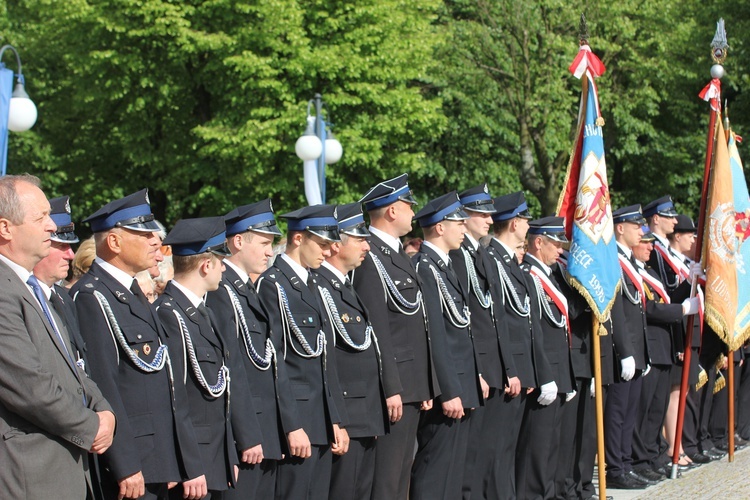 Powitanie ikony MB Częstochowskiej w parafii św. Jakuba w Głownie