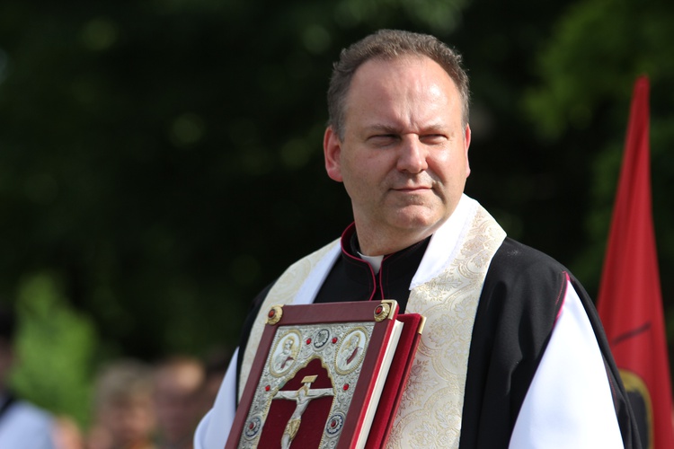 Powitanie ikony MB Częstochowskiej w parafii św. Jakuba w Głownie