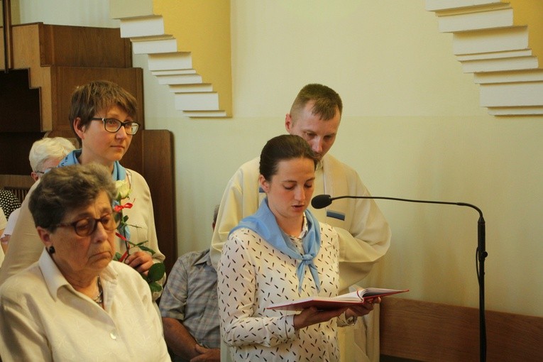 Powitanie ikony MB Częstochowskiej w parafii św. Barbary w Głownie