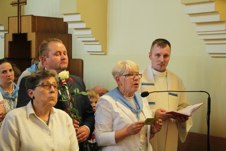 Powitanie ikony MB Częstochowskiej w parafii św. Barbary w Głownie