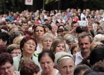 Biskupi, kapłani i wierni