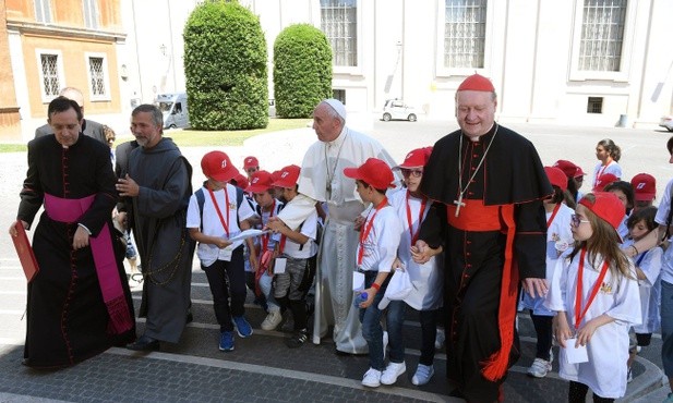 Papież spotkał się z dziećmi z terenów zniszczonych w trzęsieniach ziemi