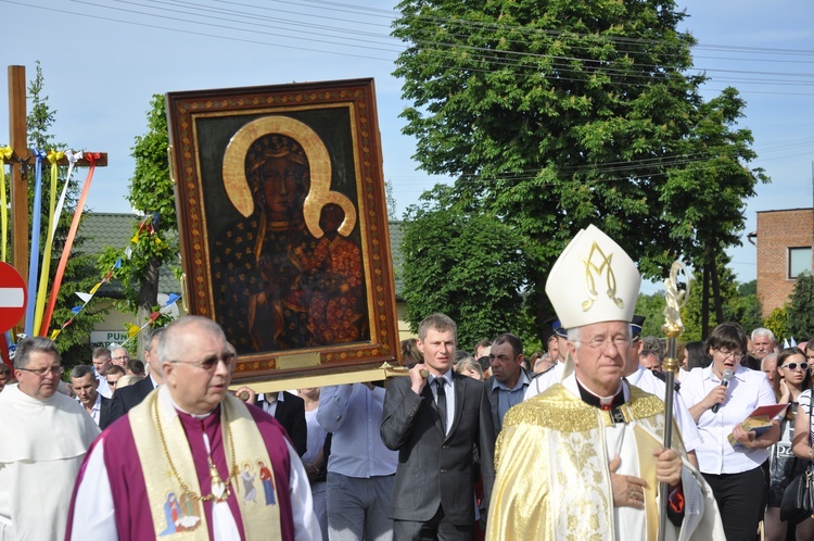 Powitanie ikony MB Częstochowskiej w Dmosinie