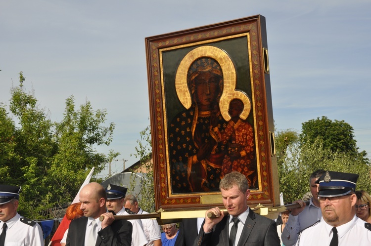 Powitanie ikony MB Częstochowskiej w Dmosinie