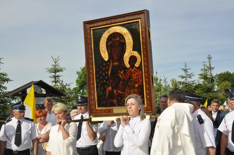 Powitanie ikony MB Częstochowskiej w Dmosinie