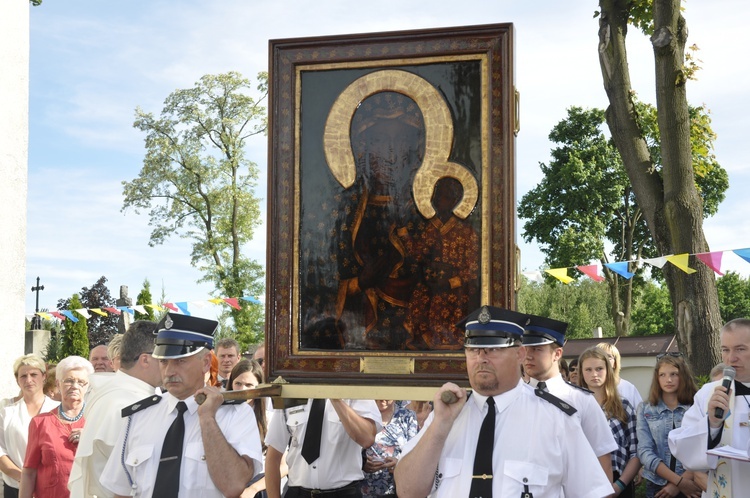 Powitanie ikony MB Częstochowskiej w Dmosinie