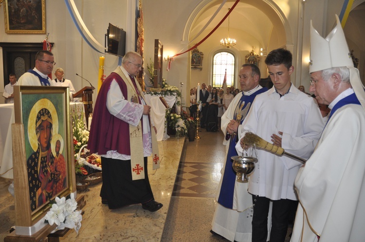 Powitanie ikony MB Częstochowskiej w Dmosinie