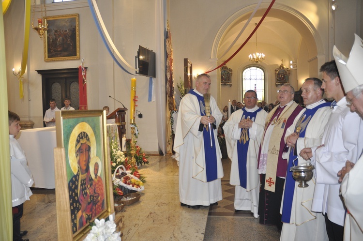 Powitanie ikony MB Częstochowskiej w Dmosinie