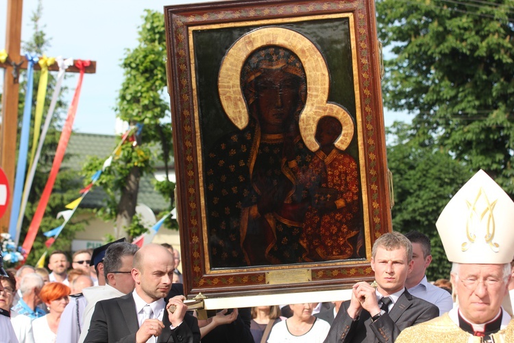 Powitanie ikony MB Częstochowskiej w Dmosinie