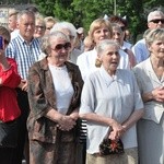 Wierni towarzyszą Maryi na plac koronacyjny