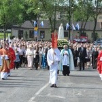 Wierni towarzyszą Maryi na plac koronacyjny