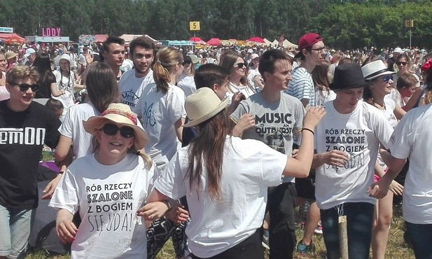 Z młodzieżą z calej Polski modlili sę m.in młodzi z Mąkolic