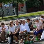 Procesja z figurą Matki Bożej Fatimskiej na plac koronacyjny