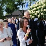 Procesja z figurą Matki Bożej Fatimskiej na plac koronacyjny