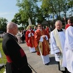 Procesja z figurą Matki Bożej Fatimskiej na plac koronacyjny