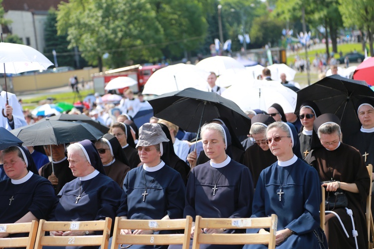 W oczekiwaniu na koronację