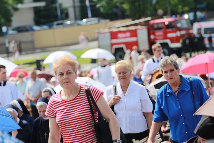 W oczekiwaniu na koronację