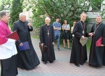 Do sanktuarium przybyli biskupi