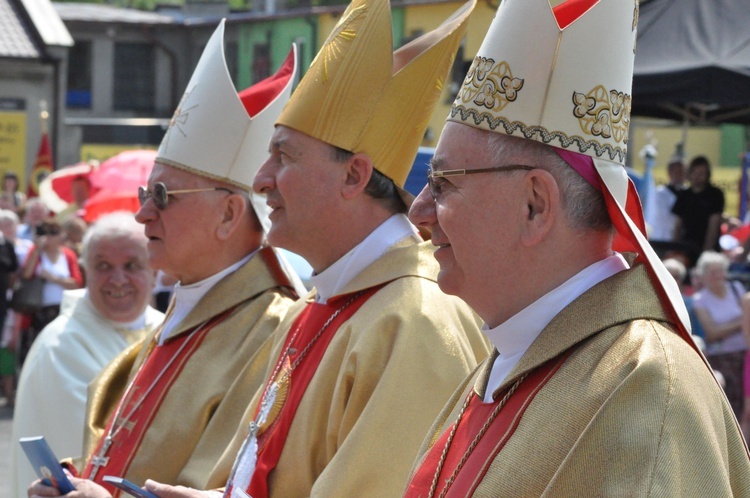 Procesja do ołtarza - Msza św. koronacyjna