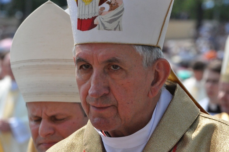 Procesja do ołtarza - Msza św. koronacyjna
