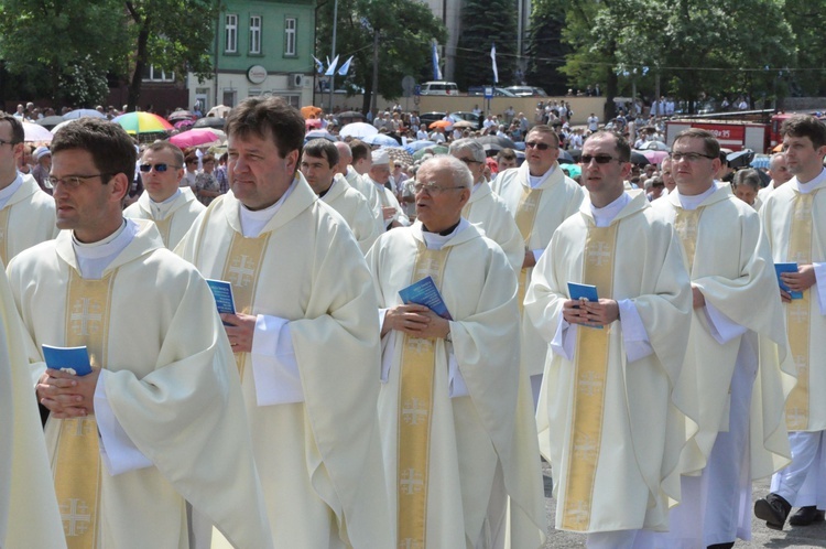 Procesja do ołtarza - Msza św. koronacyjna