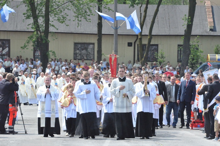 Procesja do ołtarza - Msza św. koronacyjna