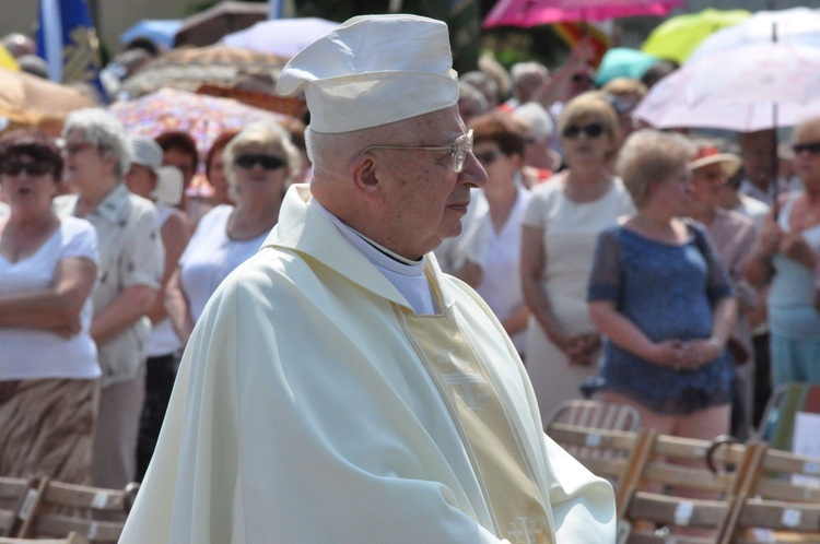 Procesja do ołtarza - Msza św. koronacyjna