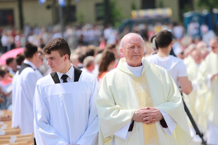 Procesja do ołtarza - Msza św. koronacyjna