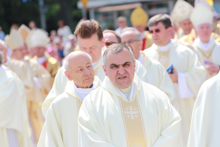 Procesja do ołtarza - Msza św. koronacyjna