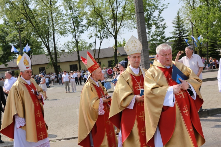 Procesja do ołtarza - Msza św. koronacyjna