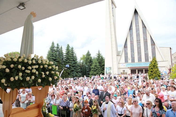 Zakończenie Mszy św. i procesja do sanktuarium