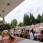 Zakończenie Mszy św. i procesja do sanktuarium