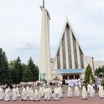 Zakończenie Mszy św. i procesja do sanktuarium