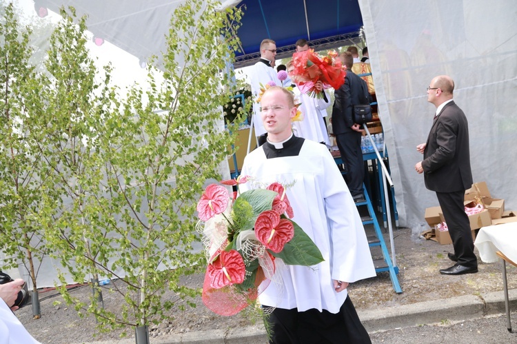 Zakończenie Mszy św. i procesja do sanktuarium