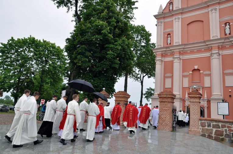 Poświęcenie kościoła i ołtarza w Skrzatuszu