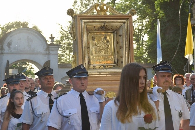 Obchody 250. rocznicy koronacji cudownego obrazu Matki Bożej w Miedniewicach