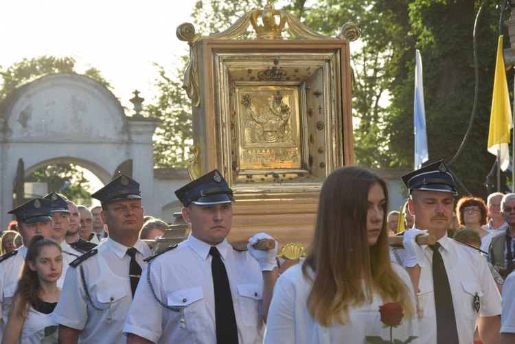 Obchody 250. rocznicy koronacji cudownego obrazu Matki Bożej w Miedniewicach