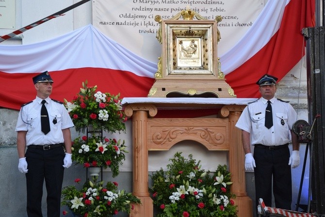 Obchody 250. rocznicy koronacji cudownego obrazu Matki Bożej w Miedniewicach